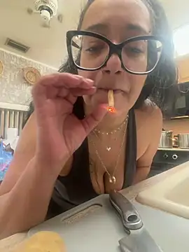 PichyPrettyPussy online show from January 31, 9:24 pm