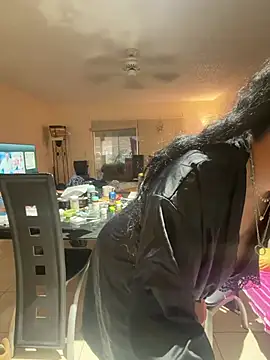 Snapshot of PichyPrettyPussy chatting on April 1, 2:47 pm PichyPrettyPussy online show from April 1, 2:47 pm