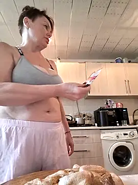 Snapshot of _lady_red_ chatting on March 11, 2:07 pm lady red online show from March 11, 2:07 pm