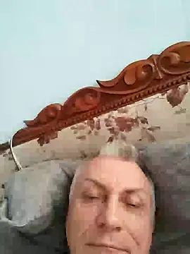  lady red  online show from March 11, 3:34 am