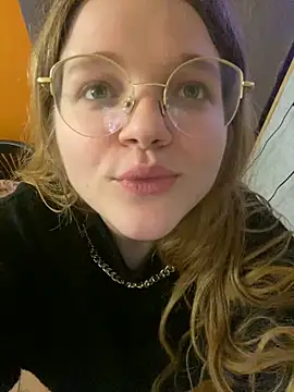 Snapshot of -MimmiLissa- chatting on October 26, 2:01 pm -MimmiLissa- online show from October 26, 2:01 pm