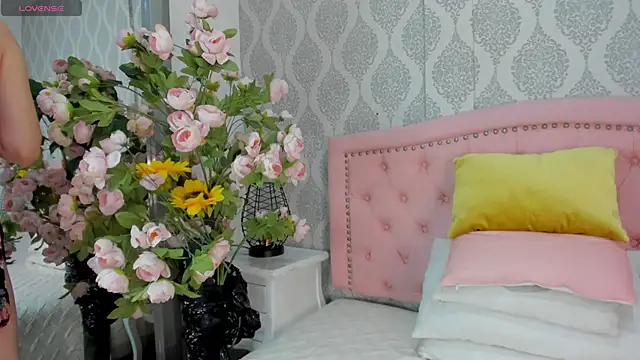 Princsgirl  online show from March 28, 7:46 pm