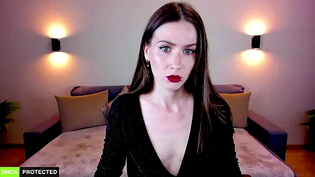 TheWoman   online show from December 4, 7:11 pm