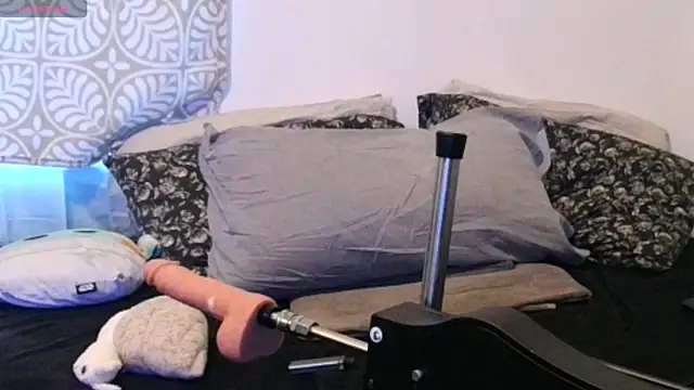 Snapshot of TsSnailGirl69 chatting on January 30, 11:02 pm TsSnailGirl69 online show from January 30, 11:02 pm