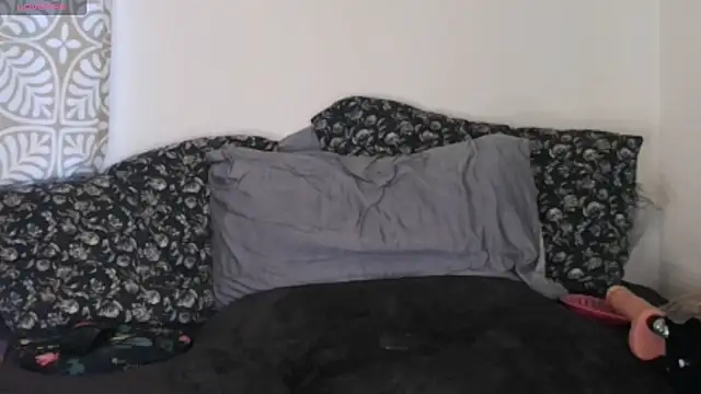 Snapshot of TsSnailGirl69 chatting on March 12, 7:49 pm TsSnailGirl69 online show from March 12, 7:49 pm