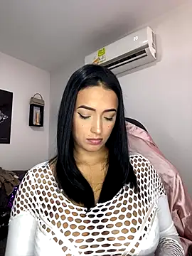Snapshot of Shantal_Lovee chatting on September 20, 8:32 pm Shantal Lovee online show from September 20, 8:32 pm