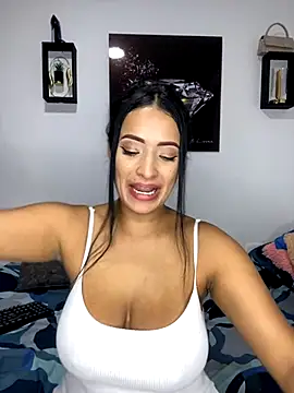Snapshot of Shantal_Lovee chatting on October 14, 2:01 am Shantal Lovee online show from October 14, 2:01 am