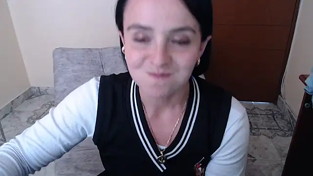 Snapshot of antara_hotgirl chatting on April 18, 8:09 pm antara hotgirl online show from April 18, 8:09 pm