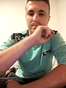 MrNoBoDy000 online show from October 2, 5:58 am