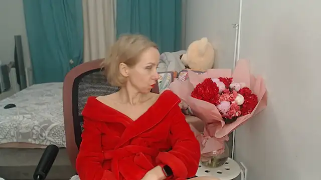 LuxuryNika online show from February 1, 8:47 pm