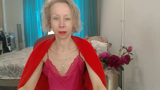 LuxuryNika online show from June 1, 8:05 am