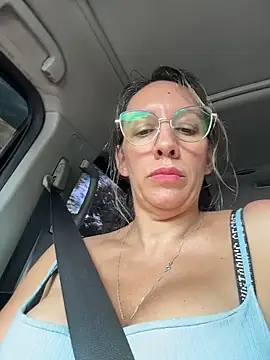 Gatitacarlita online show from March 24, 5:29 pm