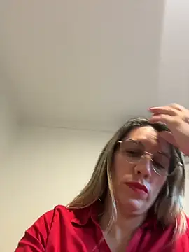 Snapshot of Gatitacarlita chatting on May 26, 7:21 pm Gatitacarlita online show from May 26, 7:21 pm