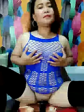 Snapshot of aya_01 chatting on December 26, 9:11 am aya 01 online show from December 26, 9:11 am