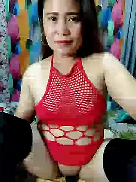 Snapshot of aya_01 chatting on January 14, 12:43 am aya 01 online show from January 14, 12:43 am
