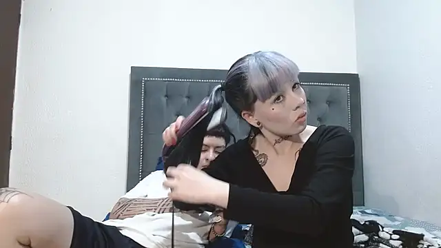 dulce maria x online show from March 27, 1:33 pm