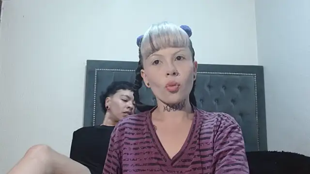 dulce maria x online show from April 8, 6:24 am