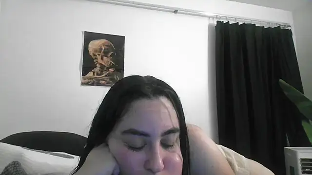 Snapshot of WetFlower69 chatting on July 17, 2:18 am WetFlower69 online show from July 17, 2:18 am