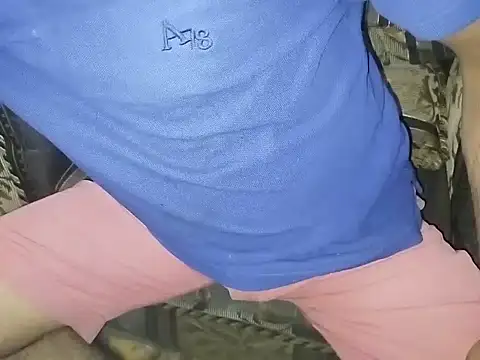 Snapshot of robertocastillo-2017 chatting on November 4, 4:33 am robertocastillo-2017 online show from November 4, 4:33 am