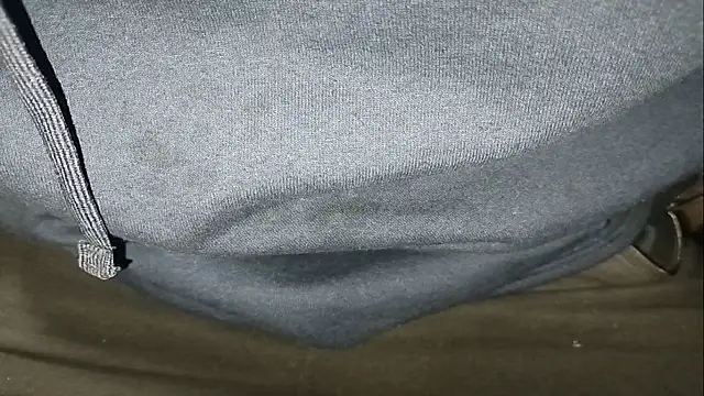 Snapshot of robertocastillo-2017 chatting on April 6, 1:14 am robertocastillo-2017 online show from April 6, 1:14 am