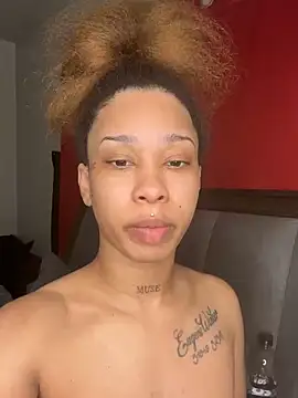 Snapshot of nikkiibabby chatting on February 27, 1:38 am nikkiibabby online show from February 27, 1:38 am