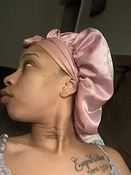 Snapshot of nikkiibabby chatting on February 27, 9:43 am nikkiibabby online show from February 27, 9:43 am