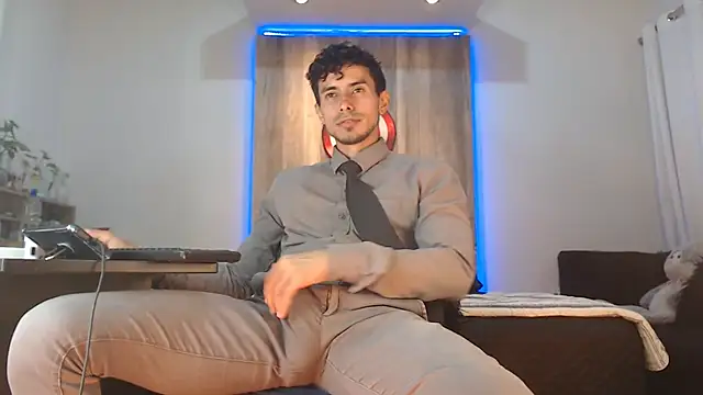 Andrew 4  online show from October 27, 4:49 am