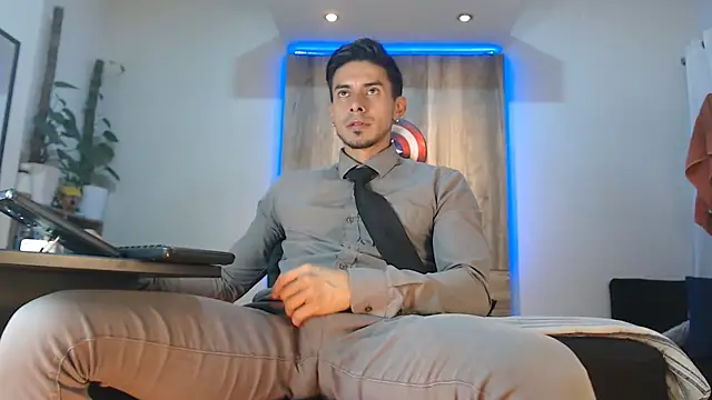 Andrew 4  online show from March 10, 5:12 am