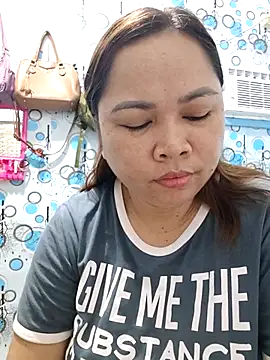 Snapshot of XXLorie_02 chatting on May 21, 10:28 pm XXLorie 02 online show from May 21, 10:28 pm