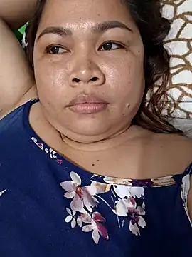 Snapshot of XXLorie_02 chatting on May 24, 2:00 pm XXLorie 02 online show from May 24, 2:00 pm