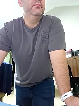 Andrew1900529 online show from December 18, 5:35 am