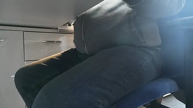 Snapshot of NylonHype chatting on January 7, 2:51 pm NylonHype online show from January 7, 2:51 pm