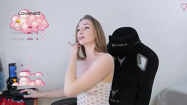 SkyqueenI online show from December 4, 9:07 am