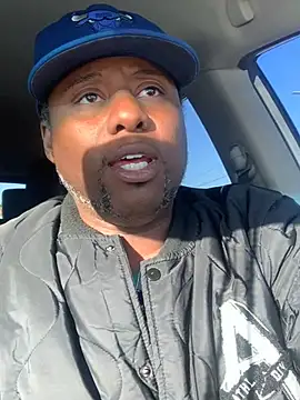 Oilybbwlover online show from December 30, 4:08 pm