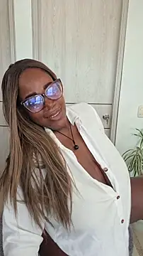 Snapshot of Adrilovechocolate chatting on October 18, 4:08 pm Adrilovechocolate online show from October 18, 4:08 pm