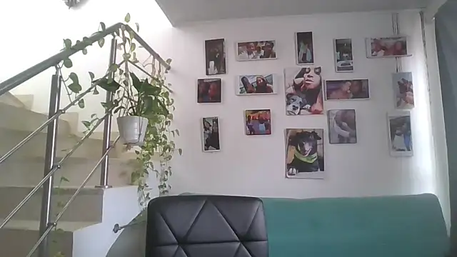 Snapshot of Adrilovechocolate chatting on June 4, 4:35 pm Adrilovechocolate online show from June 4, 4:35 pm