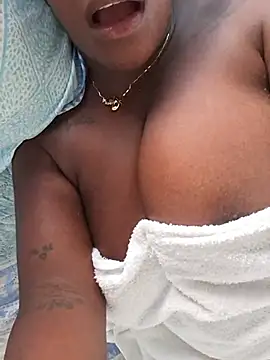 Snapshot of Adrilovechocolate chatting on July 7, 8:46 pm Adrilovechocolate online show from July 7, 8:46 pm