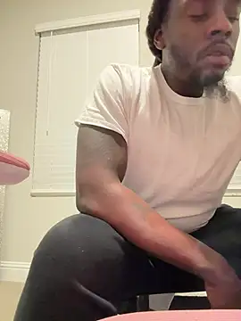 Snapshot of blue5455 chatting on February 25, 4:35 am blue5455 online show from February 25, 4:35 am