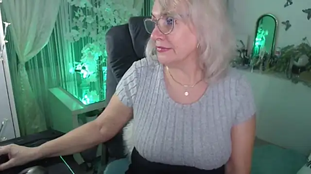 Ghertrude52 online show from February 6, 5:01 am