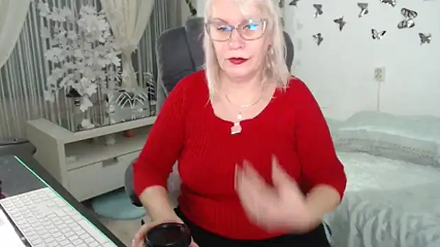 Ghertrude52 online show from March 2, 5:19 am