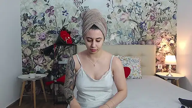 RoseDiamond06 online show from May 20, 1:50 pm