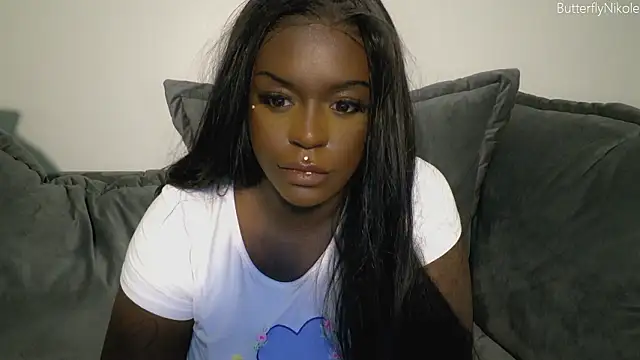 butterflynikole online show from February 18, 2:07 am