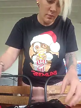 PinkTheHawk online show from November 14, 1:04 am