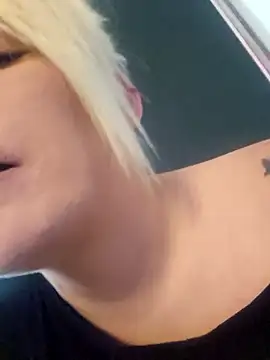 PinkTheHawk online show from March 7, 10:07 pm