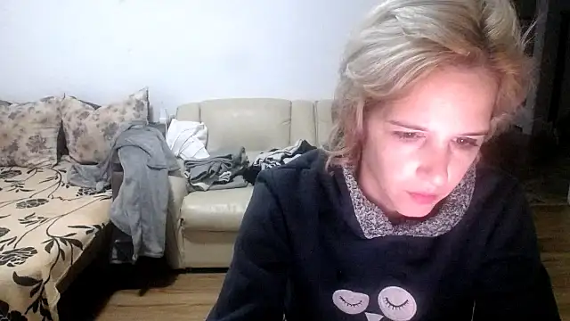 SexxyLety online show from November 5, 7:30 am