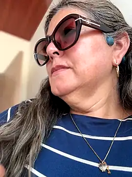 emma tour online show from November 9, 9:35 pm