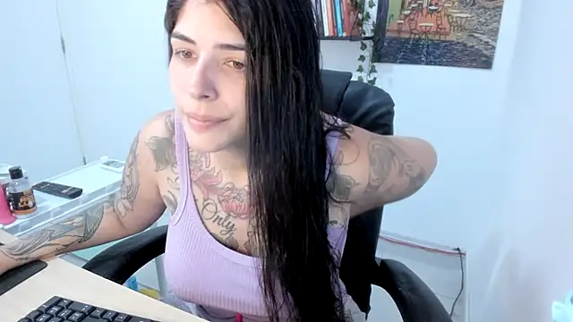Snapshot of TaliMajesty chatting on December 1, 11:14 pm TaliMajesty online show from December 1, 11:14 pm