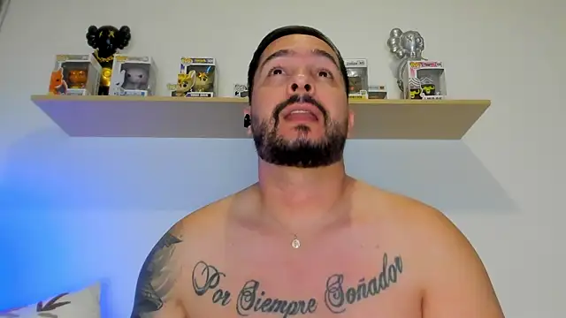 Snapshot of camilo_restrepo21 chatting on May 28, 12:30 am camilo restrepo21 online show from May 28, 12:30 am