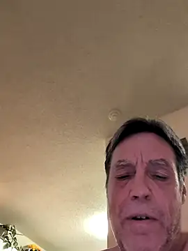 Snapshot of Smallpeniss69 chatting on February 17, 7:05 am Smallpeniss69 online show from February 17, 7:05 am