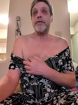 Snapshot of Smallpeniss69 chatting on March 4, 5:35 am Smallpeniss69 online show from March 4, 5:35 am